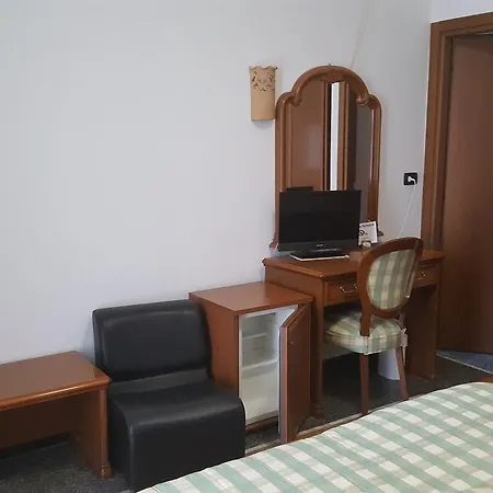 Hotel Tiffany Ceriale