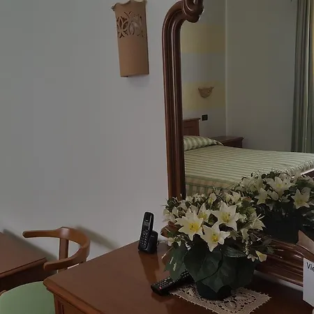 Tiffany Hotel 3*