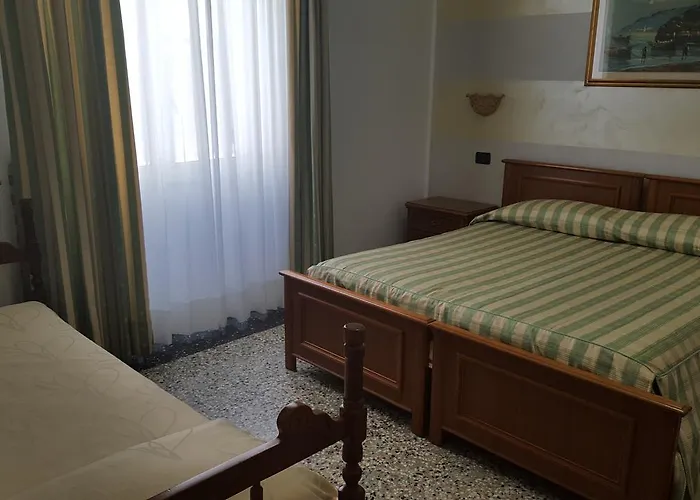 Hotel Tiffany Ceriale